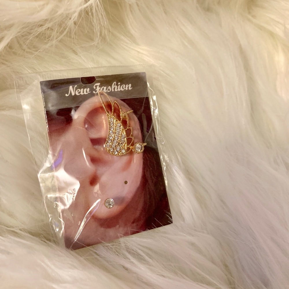 NEW Gold Rhinestone Ear Cuff - Picture 4 of 5